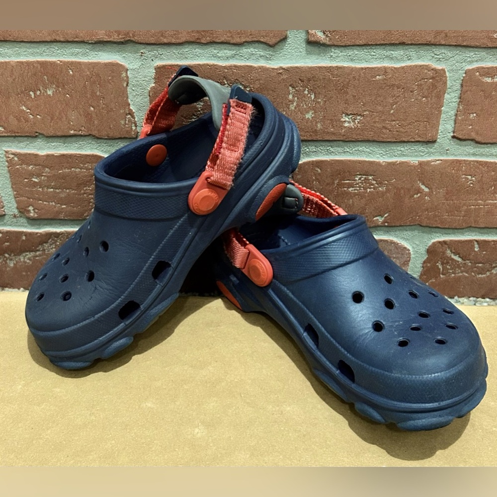 Crocs little boys toddler sports crocs,navy blue:red/gray size 12 toddler EUC